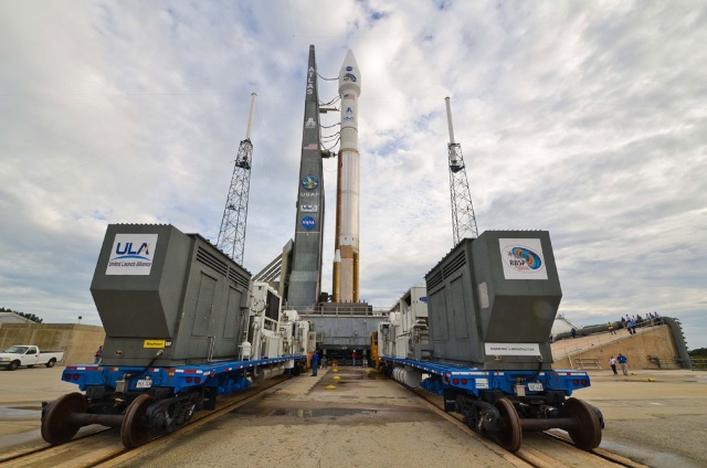 Tha Atlas V rollout convoy